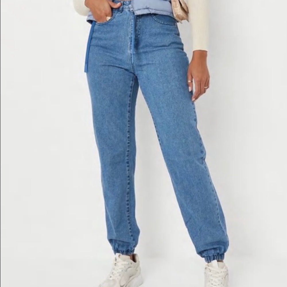 NWT Missguided Blue Riot High Waisted Jogger Mom Jeans, us size 4